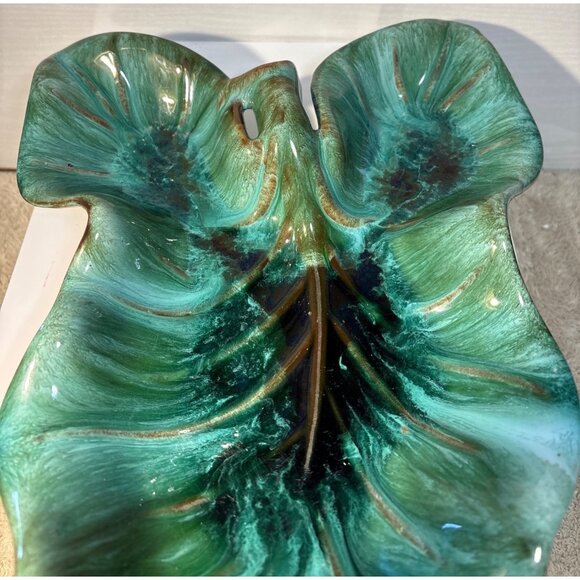 Blue Mountain Pottery Dish Leaf Shaped Candy Trinket Green Drip Glaze 14 x 10" - Picture 4 of 9